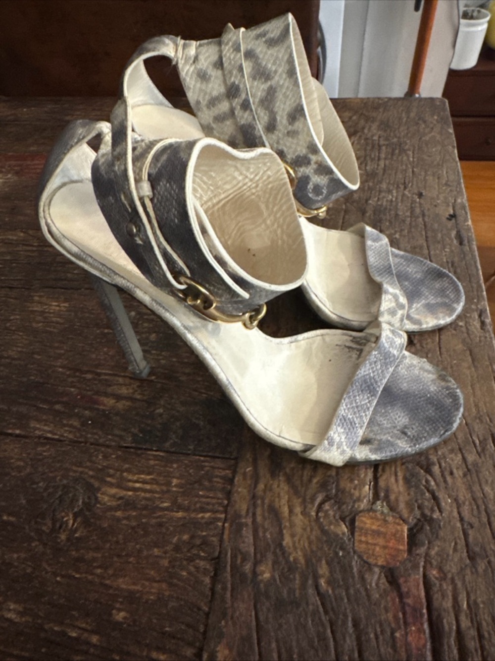Gucci Ursula Python Ankle Strap Sandal - Picture 4 of 11